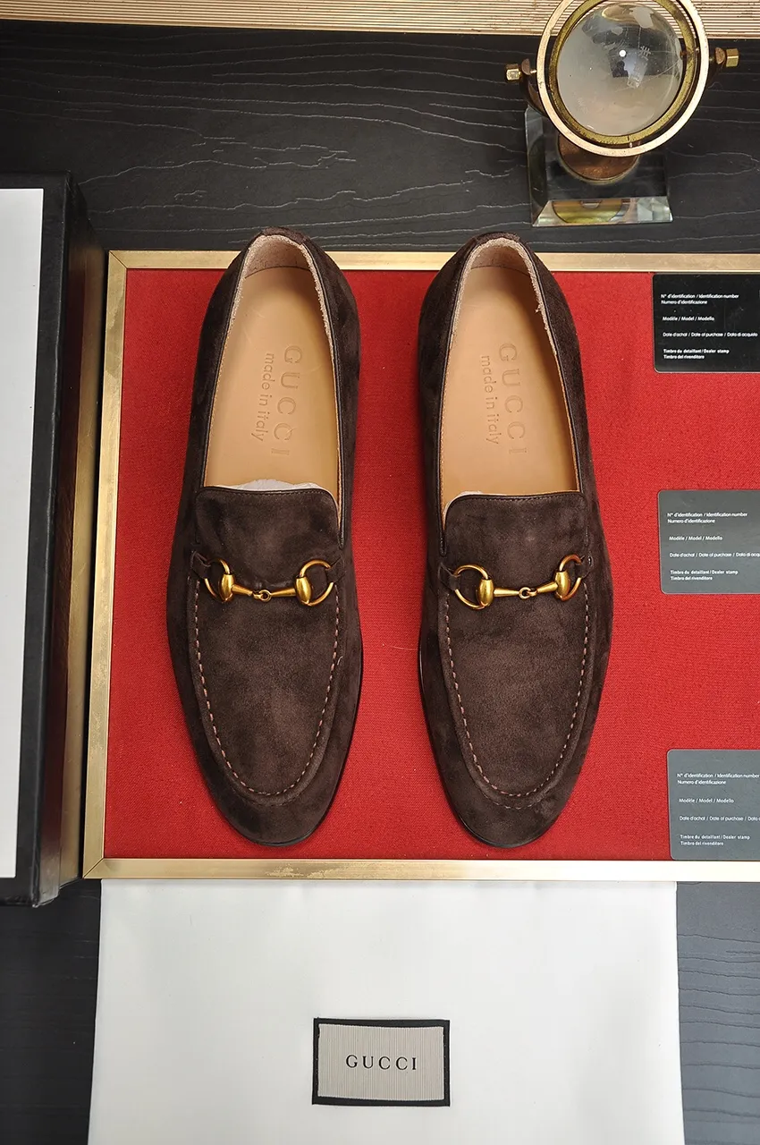 Men's men's shoes 💰500💶 [LV] (original single cowhide lining) 🍀LV's latest genuine leather business suit shoes are launched simultaneously on the official website. The first-layer cowhide imported from Italy is made of heavy gold, 💥official website 1:1 rubber outsole. Versatile to wear, high-end without losing class, and the color combination is extraordinary. This four-season style is alluring when worn on your feet, showing off your big-name flair. Standard code 38-45 (45 customized)